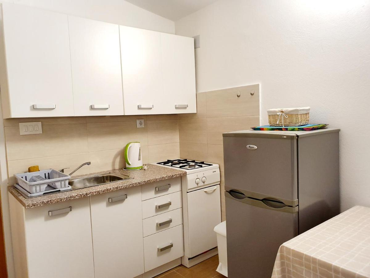 Apartamani Katarina Vl.Ilija Jusup Apartment Starigrad Paklenica Ngoại thất bức ảnh