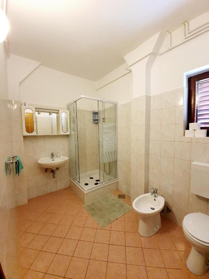 Apartamani Katarina Vl.Ilija Jusup Apartment Starigrad Paklenica Ngoại thất bức ảnh
