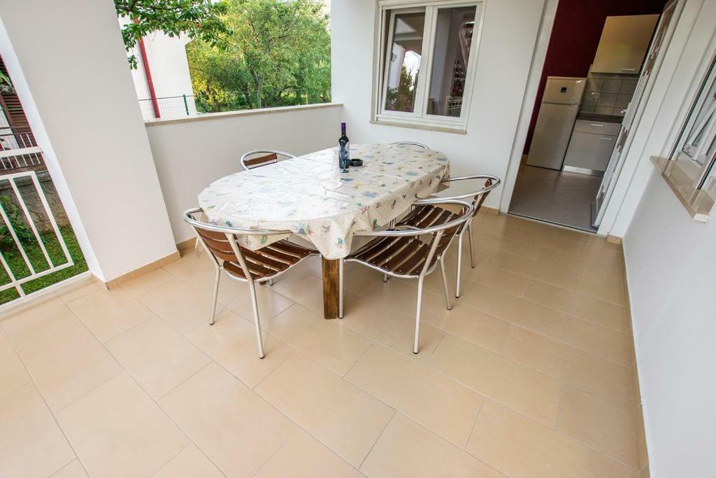 Apartamani Katarina Vl.Ilija Jusup Apartment Starigrad Paklenica Ngoại thất bức ảnh