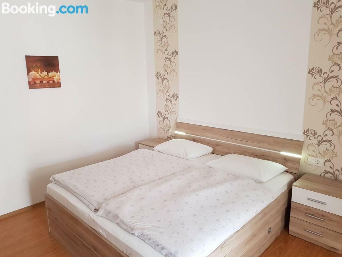 Apartamani Katarina Vl.Ilija Jusup Apartment Starigrad Paklenica Ngoại thất bức ảnh