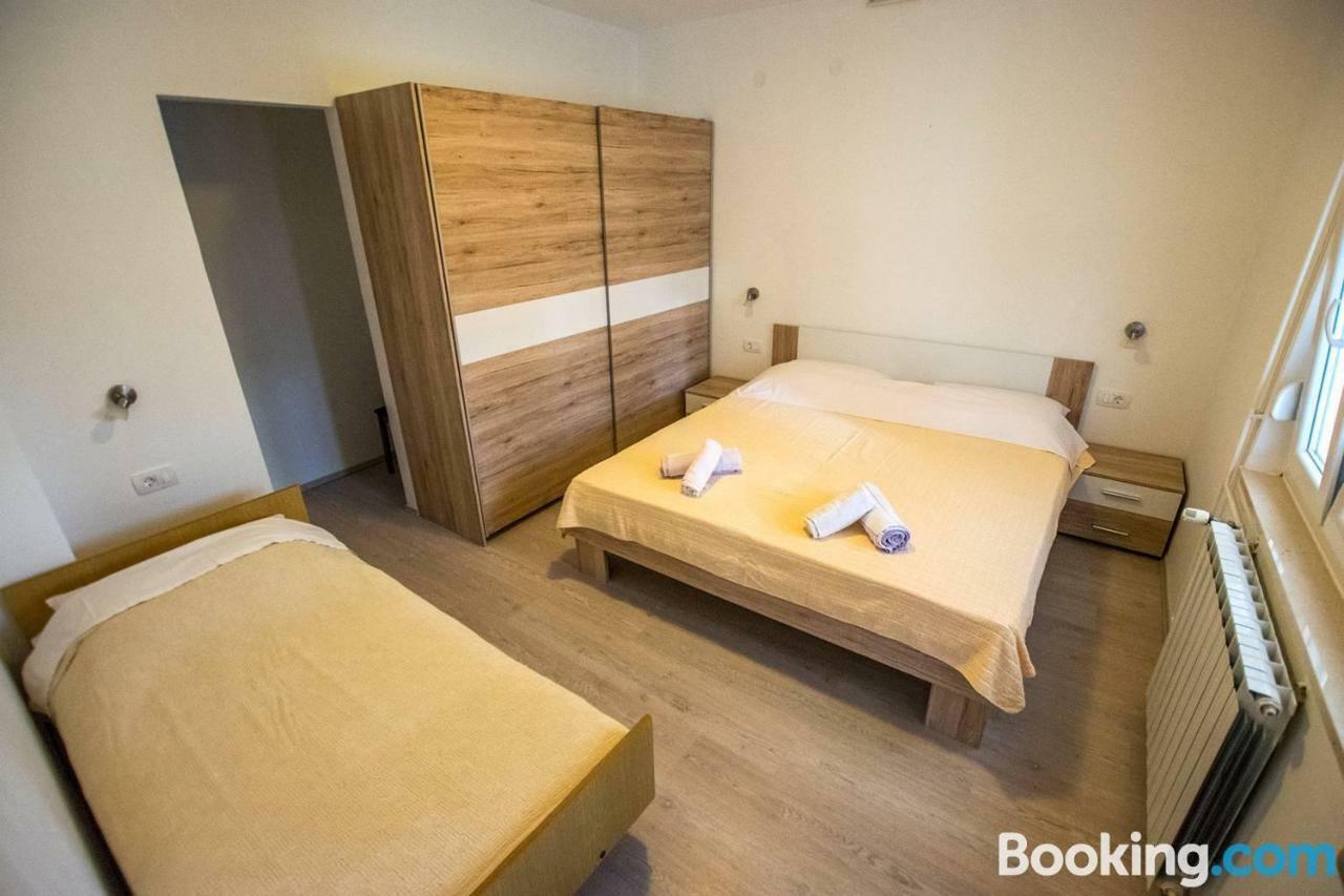 Apartamani Katarina Vl.Ilija Jusup Apartment Starigrad Paklenica Ngoại thất bức ảnh