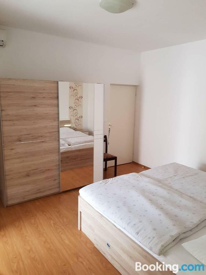 Apartamani Katarina Vl.Ilija Jusup Apartment Starigrad Paklenica Ngoại thất bức ảnh