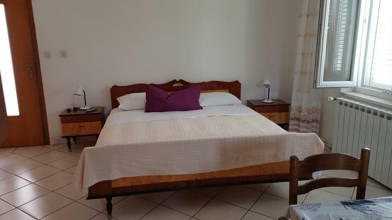 Apartamani Katarina Vl.Ilija Jusup Apartment Starigrad Paklenica Ngoại thất bức ảnh