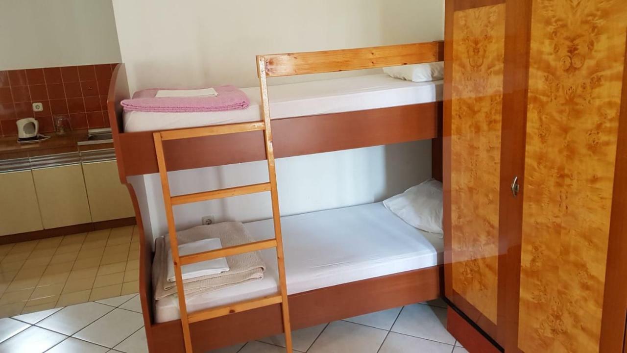 Apartamani Katarina Vl.Ilija Jusup Apartment Starigrad Paklenica Ngoại thất bức ảnh